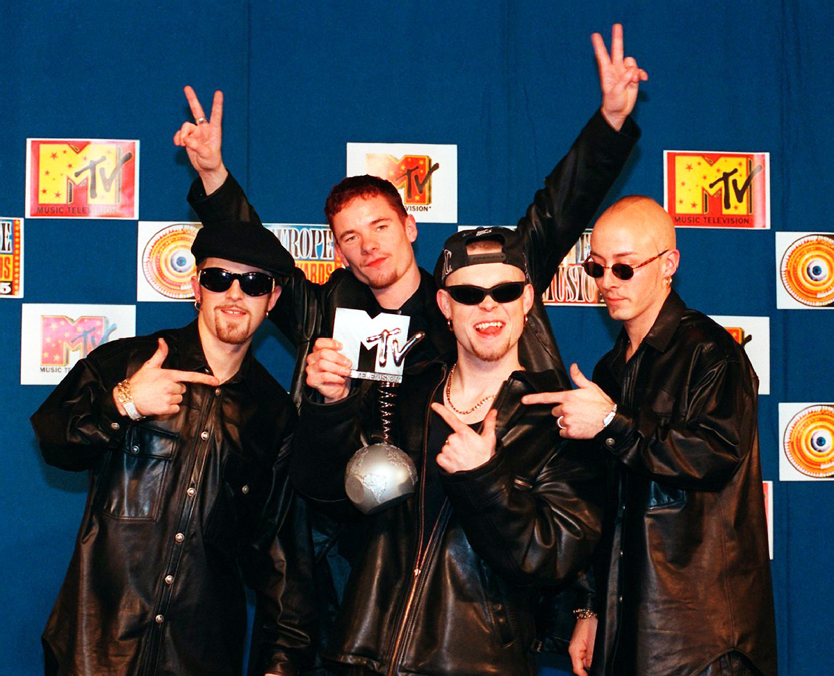 Алдарт “EAST 17” хамтлаг Crocus-т 6-р сарын 9-нд тоглолтоо хийх гэж байна